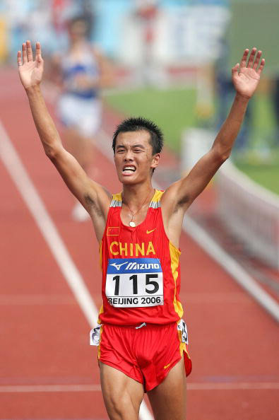 青岛港职工田径运动会为何引发热议？探索港口人的拼搏精神！